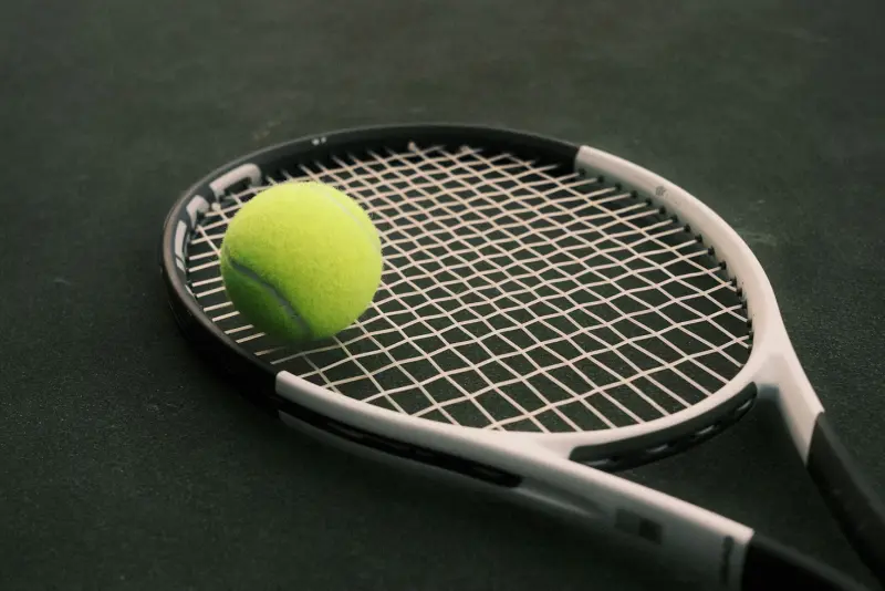 5 Best Tennis Rackets for Beginners in 2026